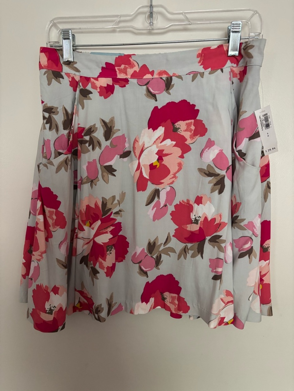 Old Navy Floral Mini Skirt in Pink and Gray